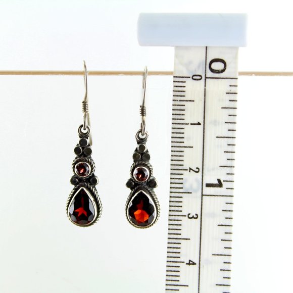 925 Sterling silver and garnet drop earrings - Picture 1 of 3